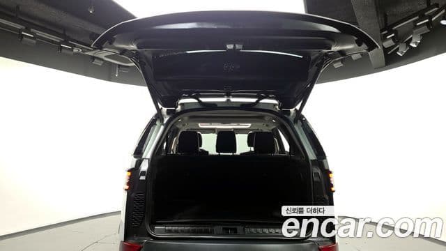 Land Rover Discovery 5 2019 — ფოტო 20/20