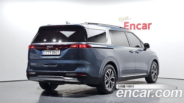 Kia Carnival 2023 — Фото 2/20
