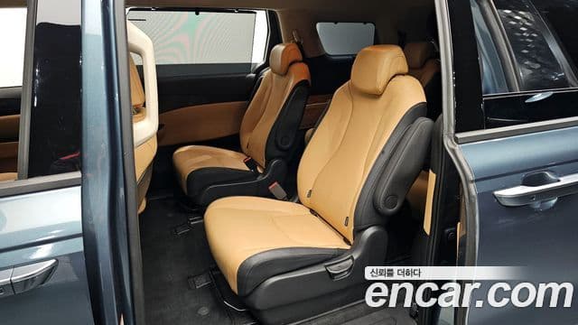Kia Carnival 2023 — Фото 11/20