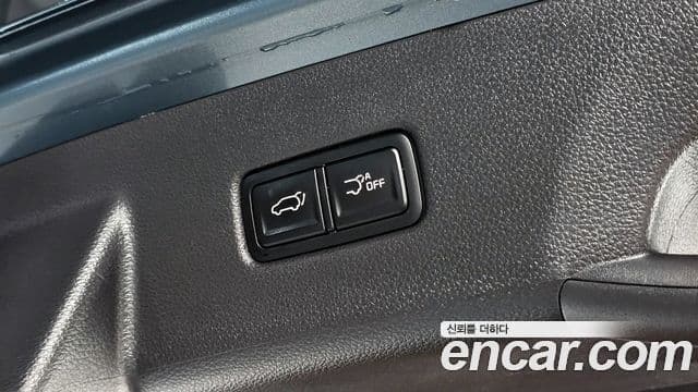 Kia Carnival 2023 — Фото 17/20