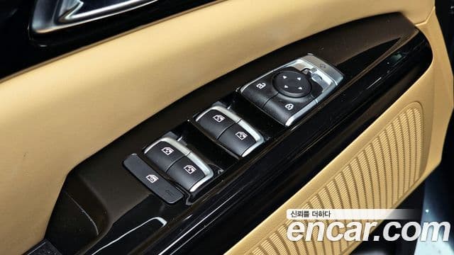 Kia Carnival 2023 — Фото 18/20