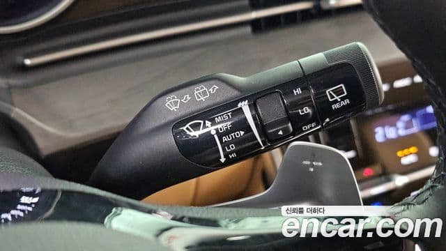 Kia Carnival 2023 — Photo 17/31