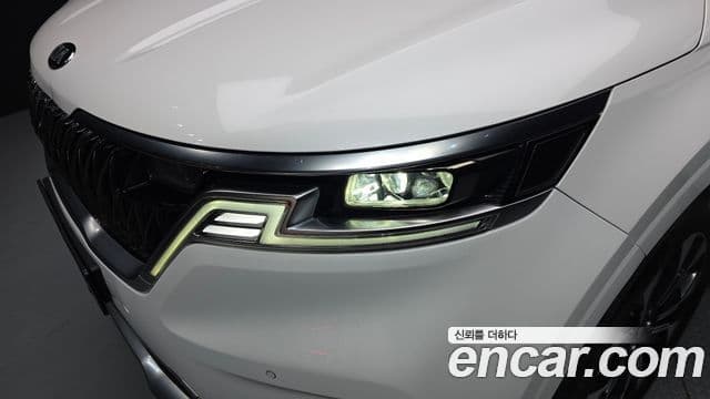 Kia Carnival 2021 — Photo 31/34