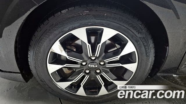 Kia Carnival 2022 — фото 5 из 20