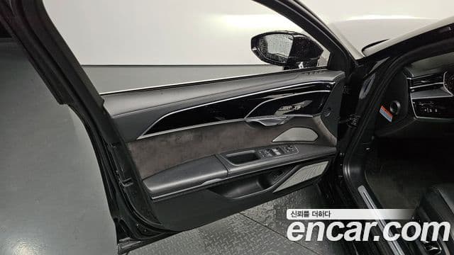 Audi A8 2020 — Photo 22/32