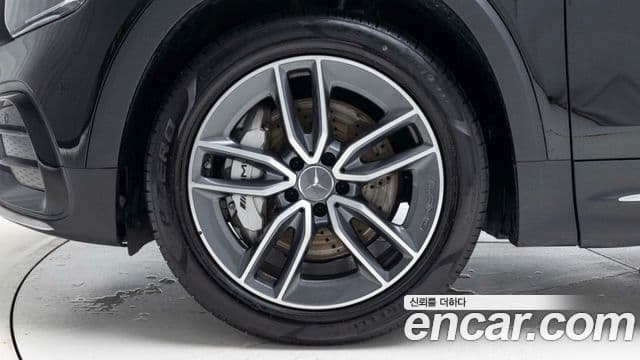 Mercedes-Benz GLB-Class 2025 — фото 4 из 20