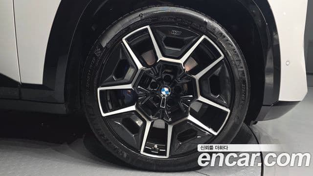 BMW XM 2023 — Photo 15/34