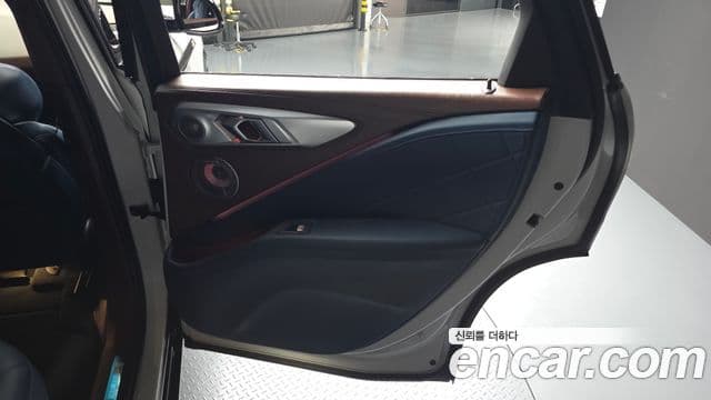 BMW XM 2023 — Photo 8/34