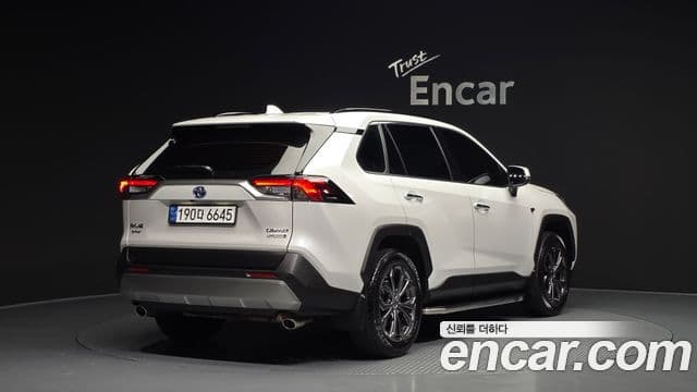 Toyota RAV4 2024 — ფოტო 2/20