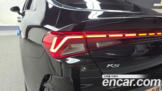 Kia K5 2020 — ფოტო 27/30