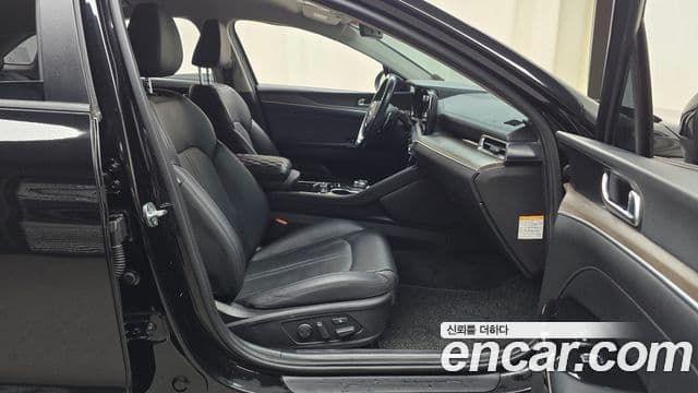 Kia K5 2020 — ფოტო 7/30