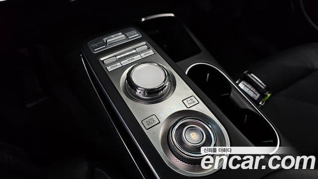 Genesis GV70 2021 — Şəkil 9/20