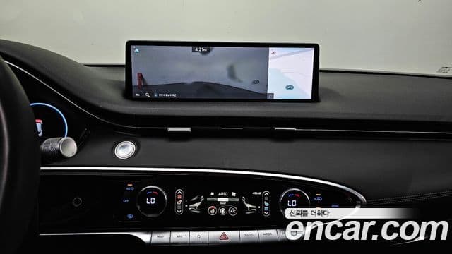 Genesis GV70 2021 — Şəkil 13/20