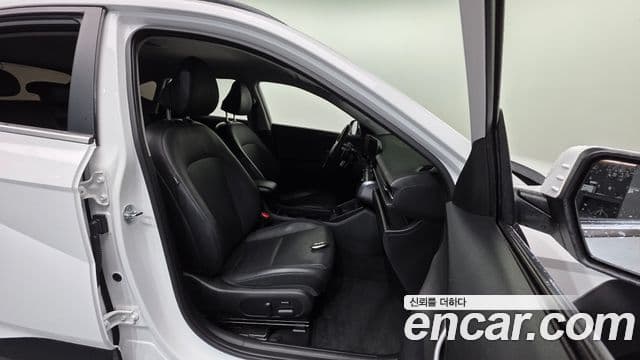 Hyundai Kona 2023 — ფოტო 10/20