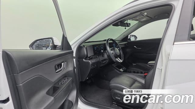 Hyundai Kona 2023 — ფოტო 11/20