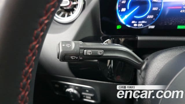 Mercedes-Benz EQA 2024 — ფოტო 31/32