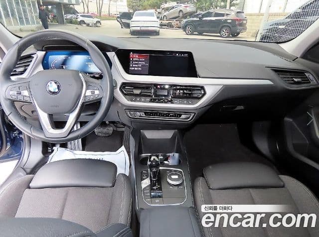 BMW 1 Series 2021 — ფოტო 7/20