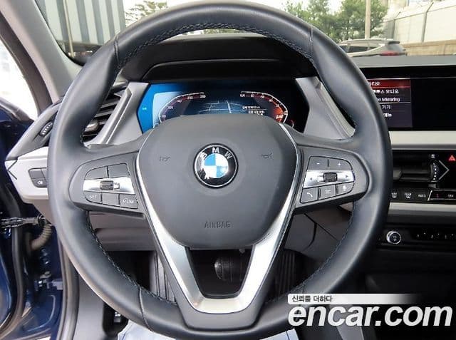 BMW 1 Series 2021 — ფოტო 8/20