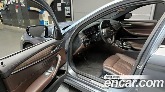 BMW 5 Series 2020 — Şəkil 10/20