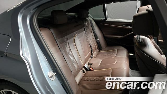 BMW 5 Series 2020 — Şəkil 11/20