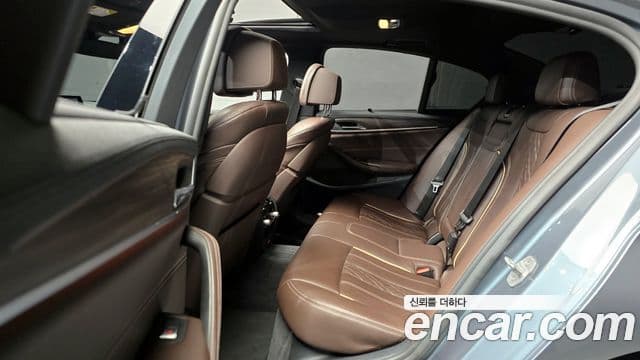 BMW 5 Series 2020 — Şəkil 12/20