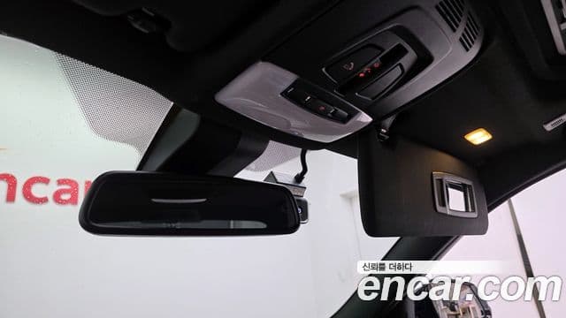 BMW 3 Series 2018 — Şəkil 25/32