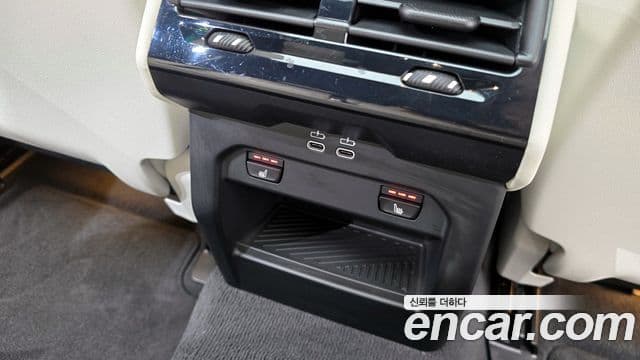 BMW 5 Series 2025 — Photo 12/33