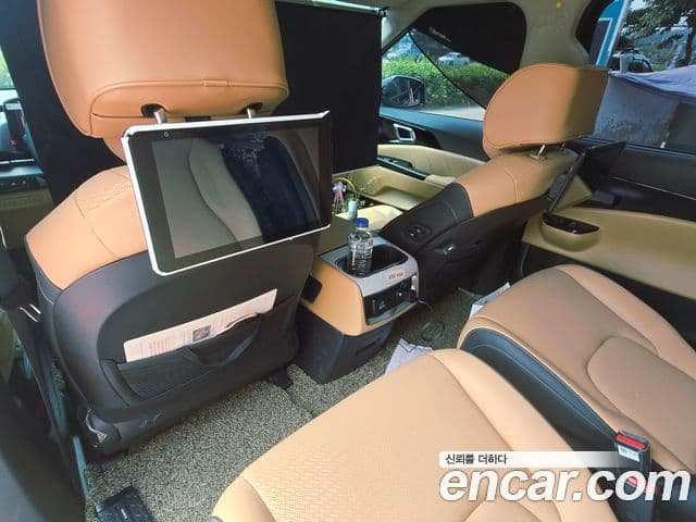 Kia Carnival 2022 — ფოტო 4/16