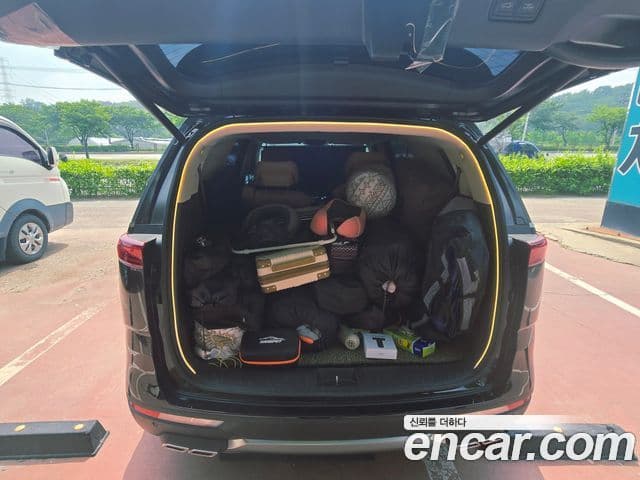 Kia Carnival 2022 — ფოტო 6/16