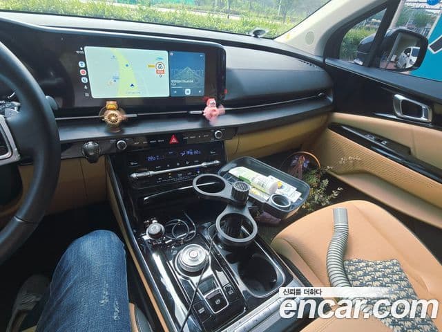 Kia Carnival 2022 — ფოტო 15/16