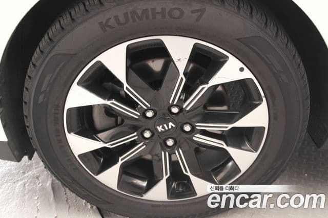 Kia Carnival 2021 — Фото 4/20