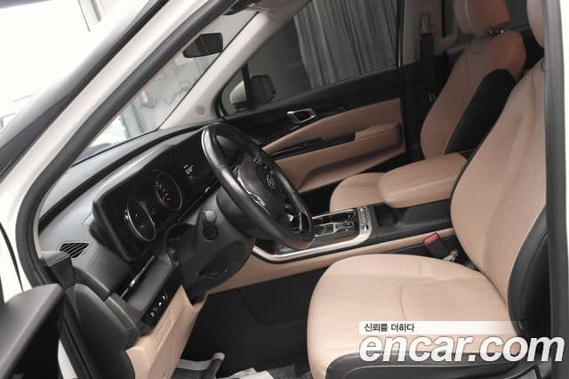 Kia Carnival 2021 — Фото 6/20