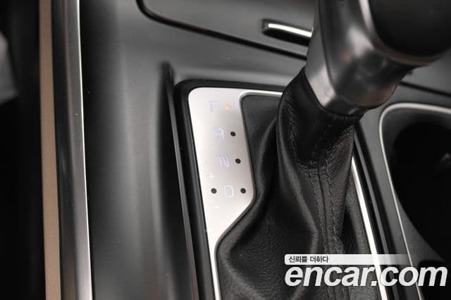 Kia Carnival 2021 — Фото 8/20