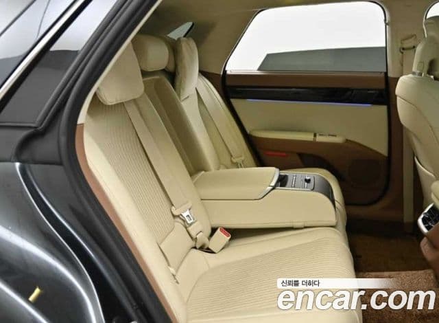 Hyundai Grandeur 2022 — ფოტო 11/19