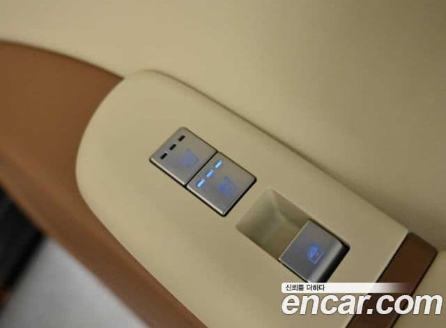 Hyundai Grandeur 2022 — ფოტო 15/19