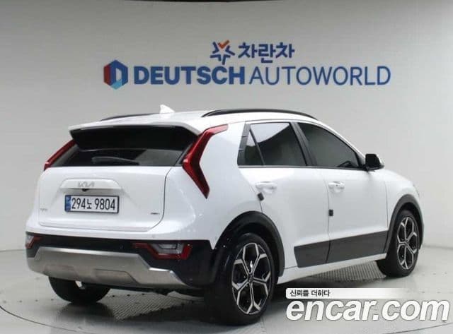 Kia Niro 2022 — ფოტო 1/19