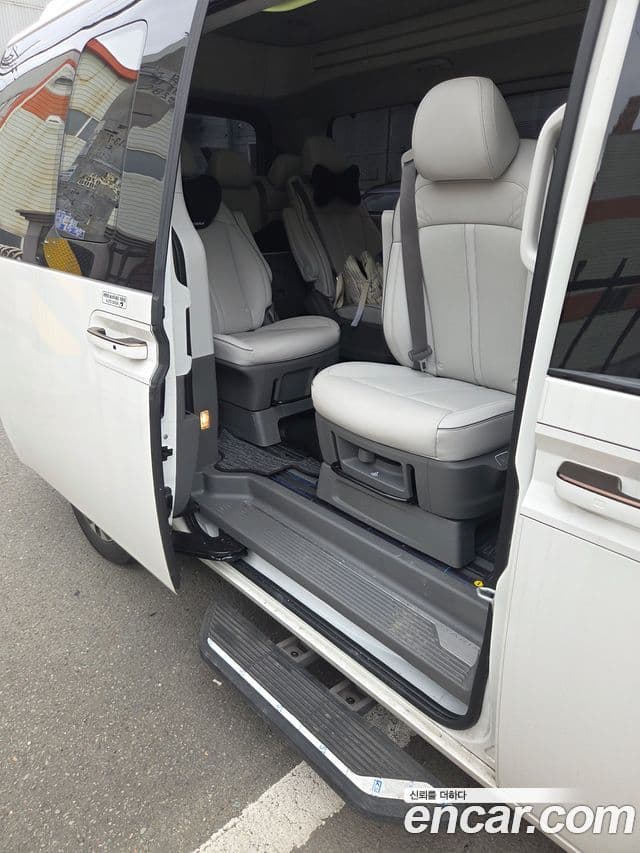 Hyundai Staria 2025 — Şəkil 9/11
