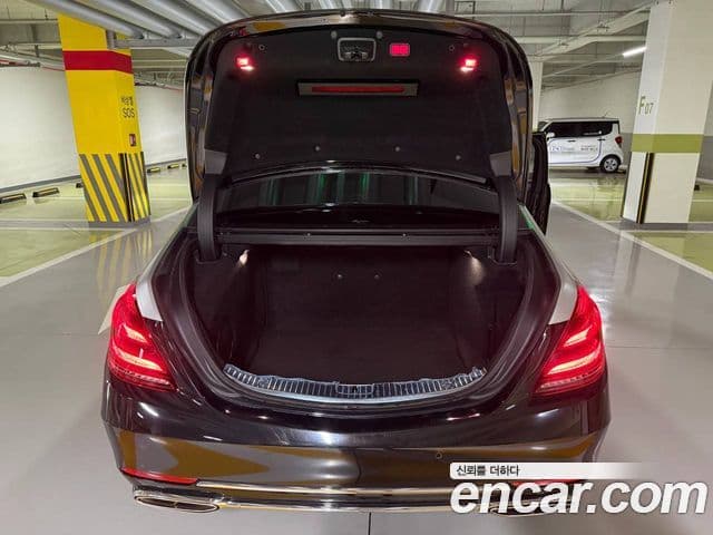 Mercedes-Benz S-Class 2018 — ფოტო 19/20