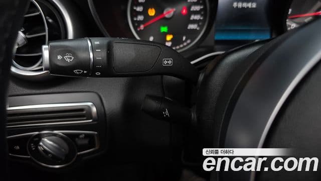 Mercedes-Benz C-Class 2019 — Şəkil 18/20