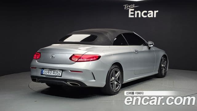 Mercedes-Benz C-Class 2019 — Şəkil 29/32