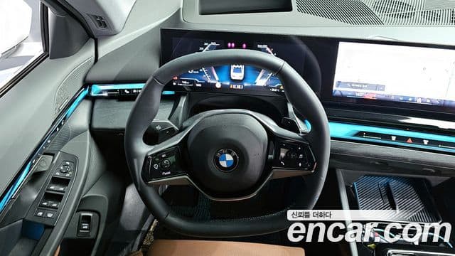 BMW 5 Series 2023 — Şəkil 13/20