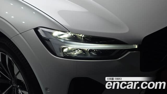 Volvo XC60 2025 — Photo 19/38