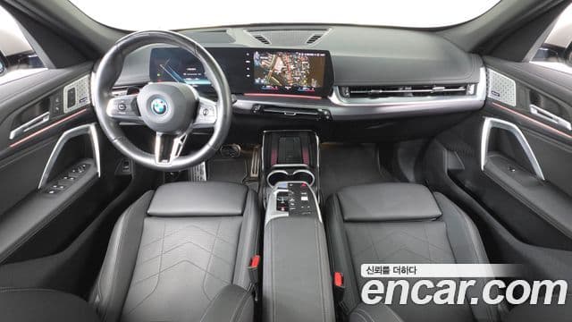 BMW iX1 2023 — ფოტო 19/37