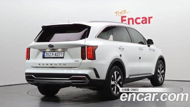 Kia Sorento 2021 — Фото 2/20