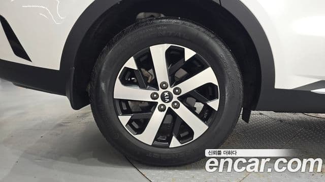 Kia Sorento 2021 — Фото 5/20