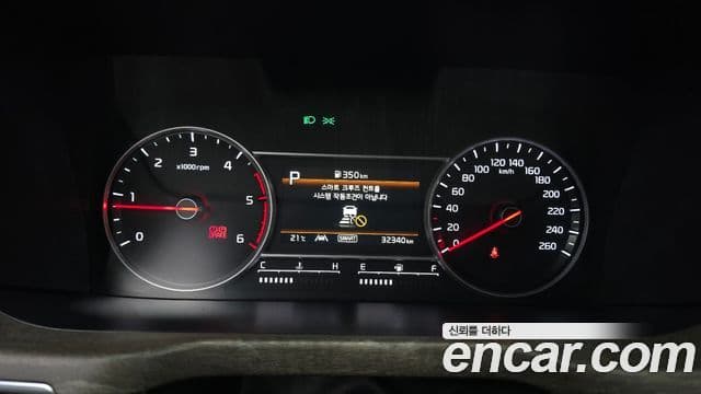 Kia Sorento 2021 — Фото 8/20