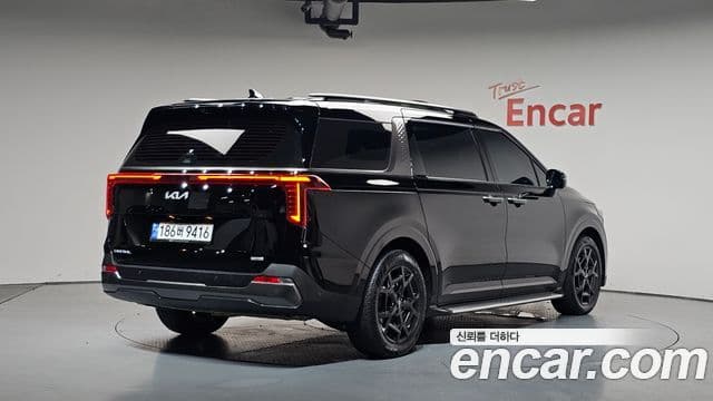 Kia Carnival 2024 — Şəkil 2/20