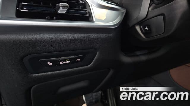 BMW X6 2025 — Photo 33/37