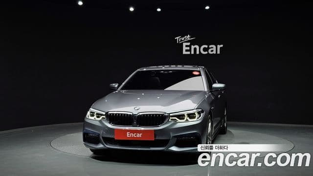BMW 5 Series 2019 — ფოტო 2/20