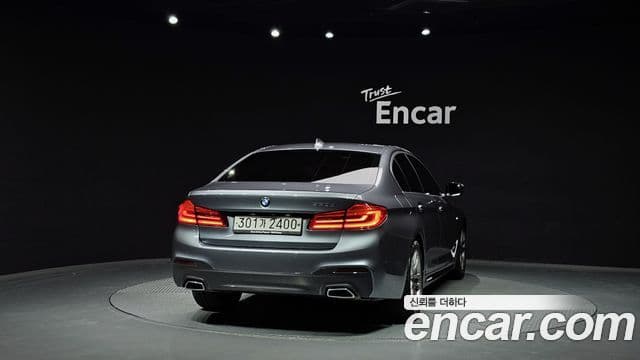 BMW 5 Series 2019 — ფოტო 3/20